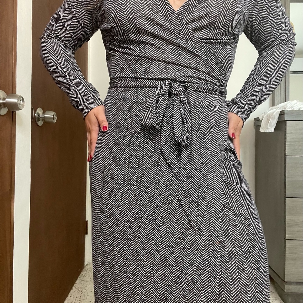✨Wrap around Midi dress - Picture 4 of 7
